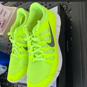 Neon Yellow Nike Running Shoes.Size 8.5.NEVER worn